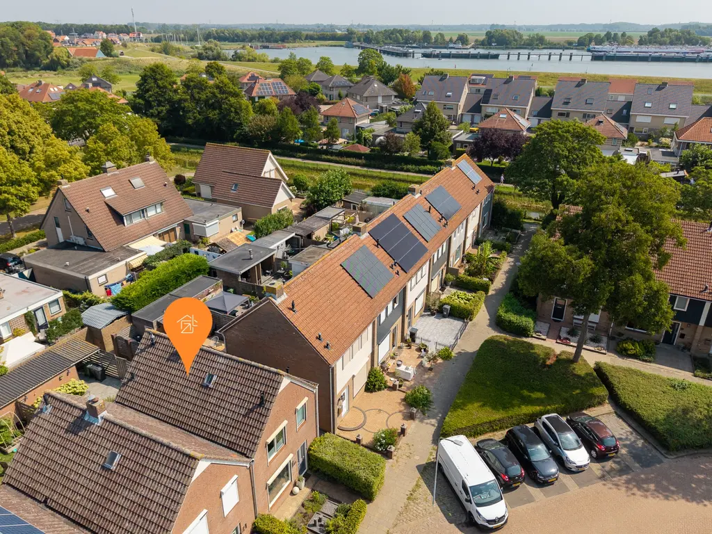 Touwslagersdreef 23, THOLEN