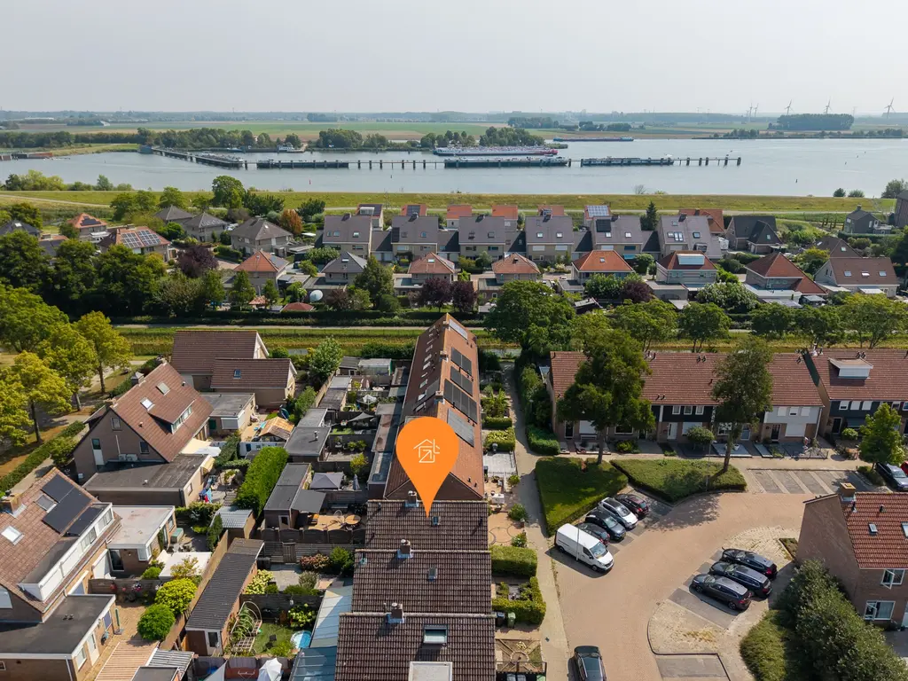 Touwslagersdreef 23, THOLEN