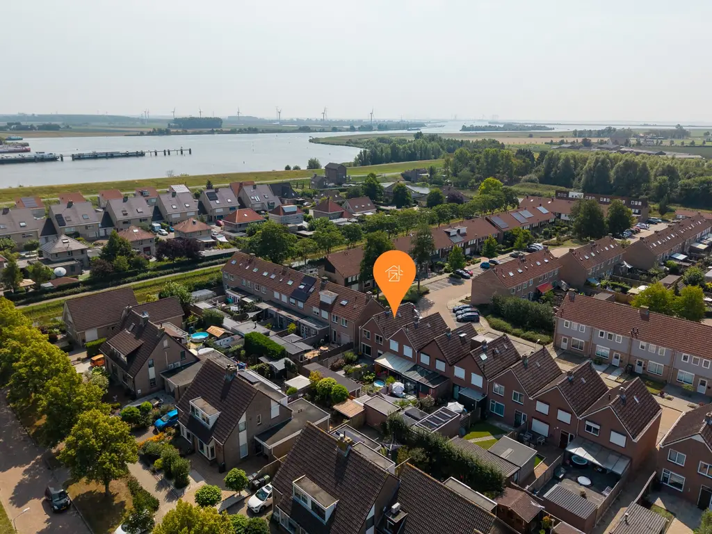 Touwslagersdreef 23, THOLEN