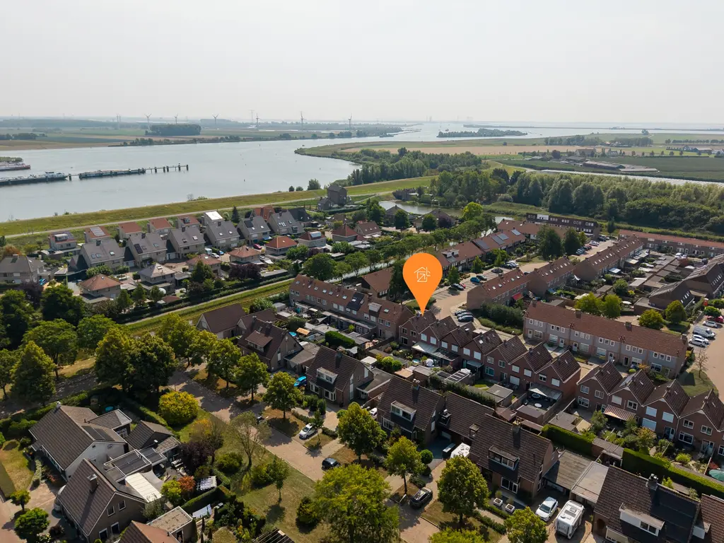 Touwslagersdreef 23, THOLEN