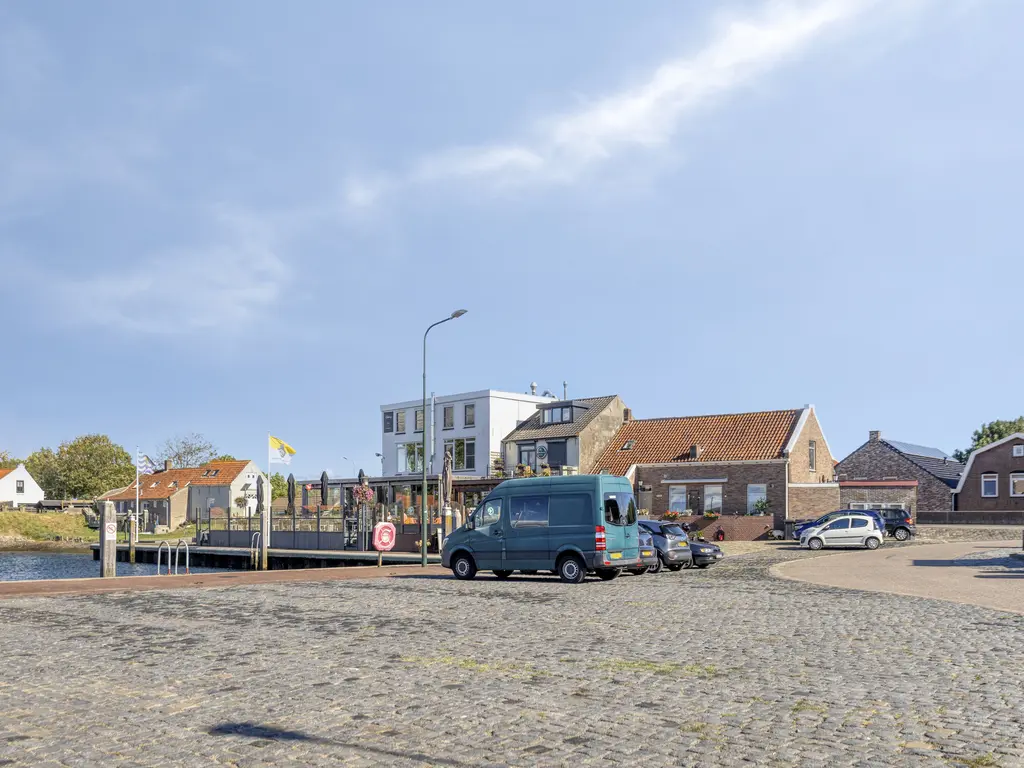 Stoofdijk 2, STAVENISSE