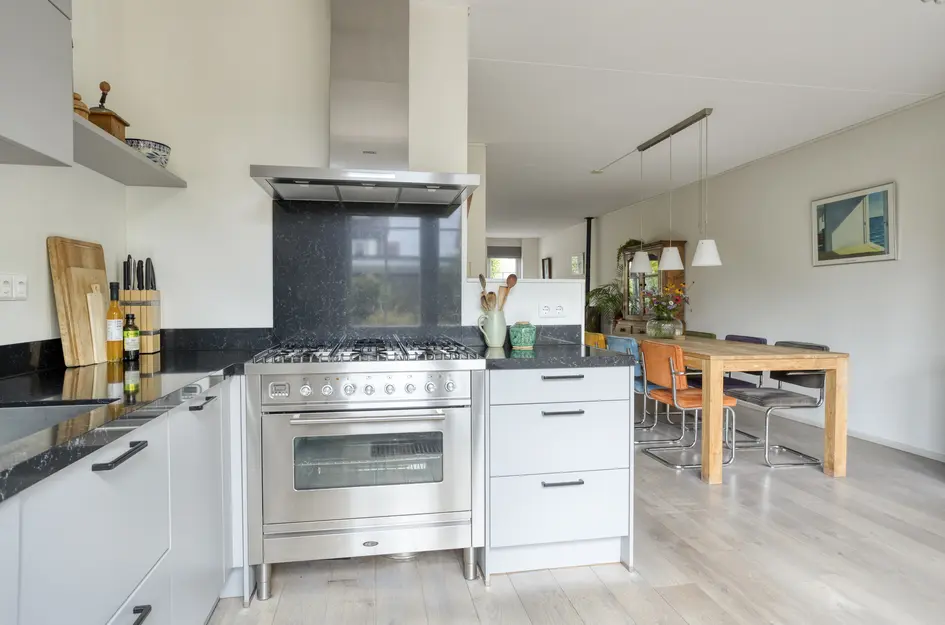 Van Overveststraat 8