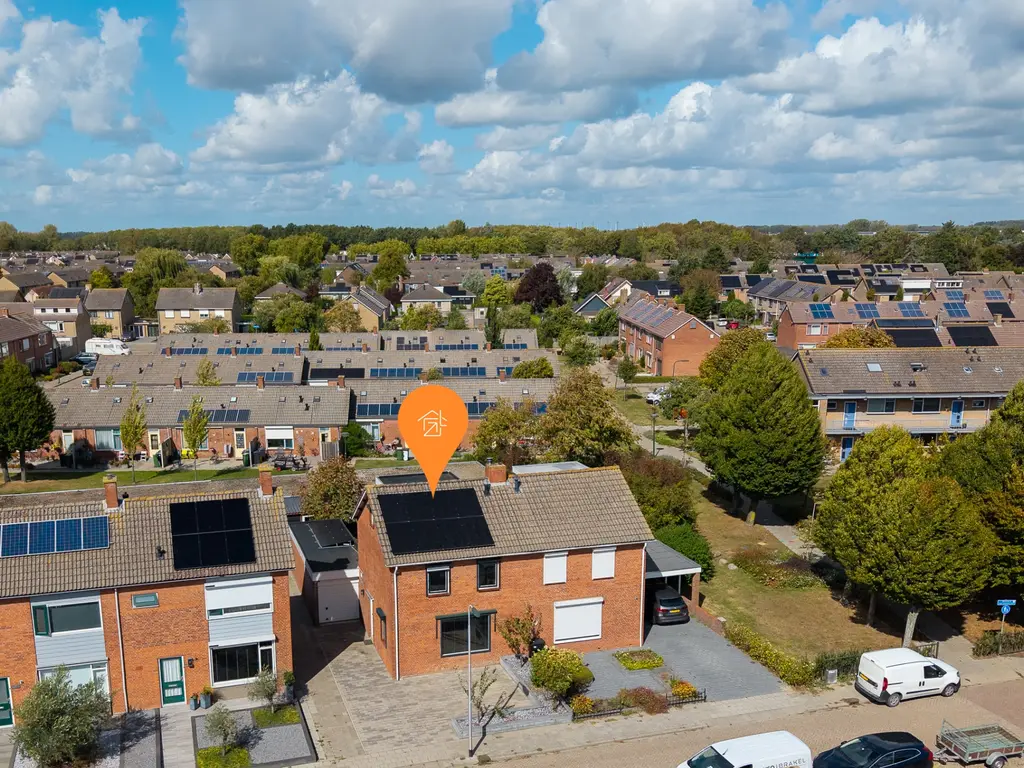 Machteld van Gelrestraat 48, THOLEN