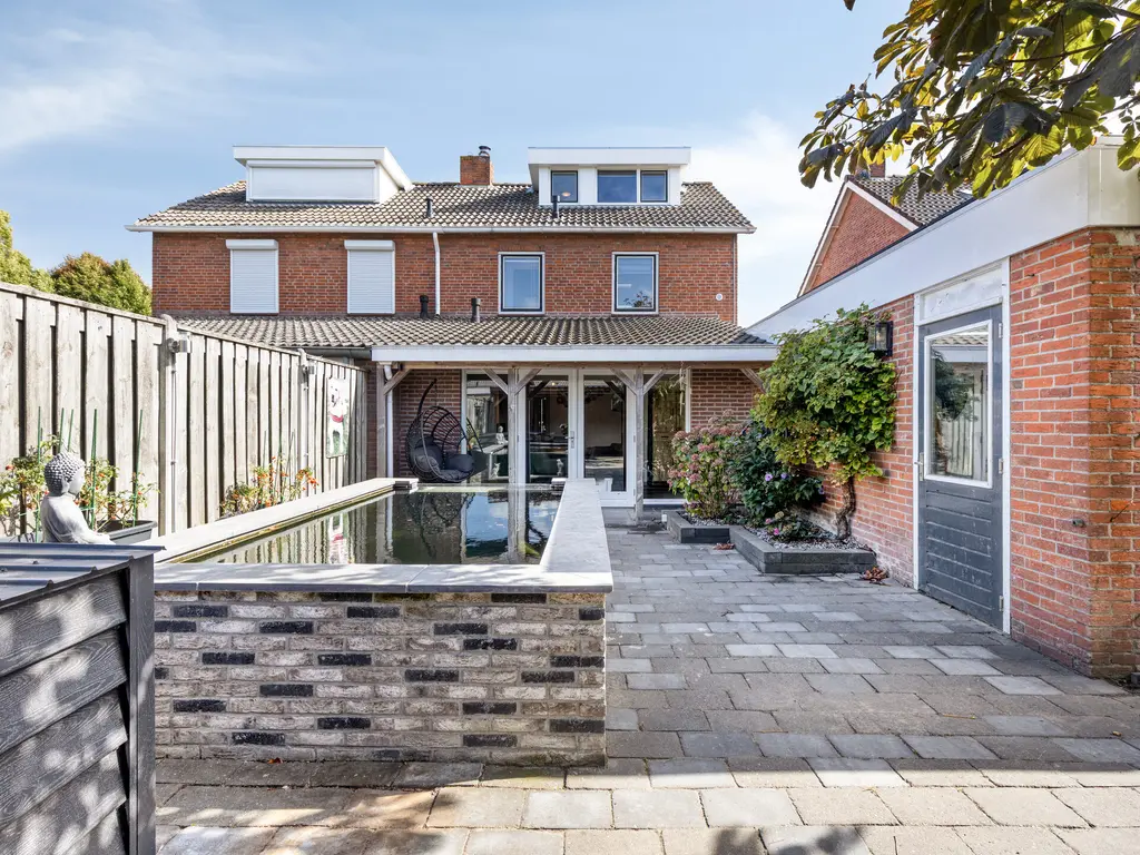 Machteld van Gelrestraat 48, THOLEN