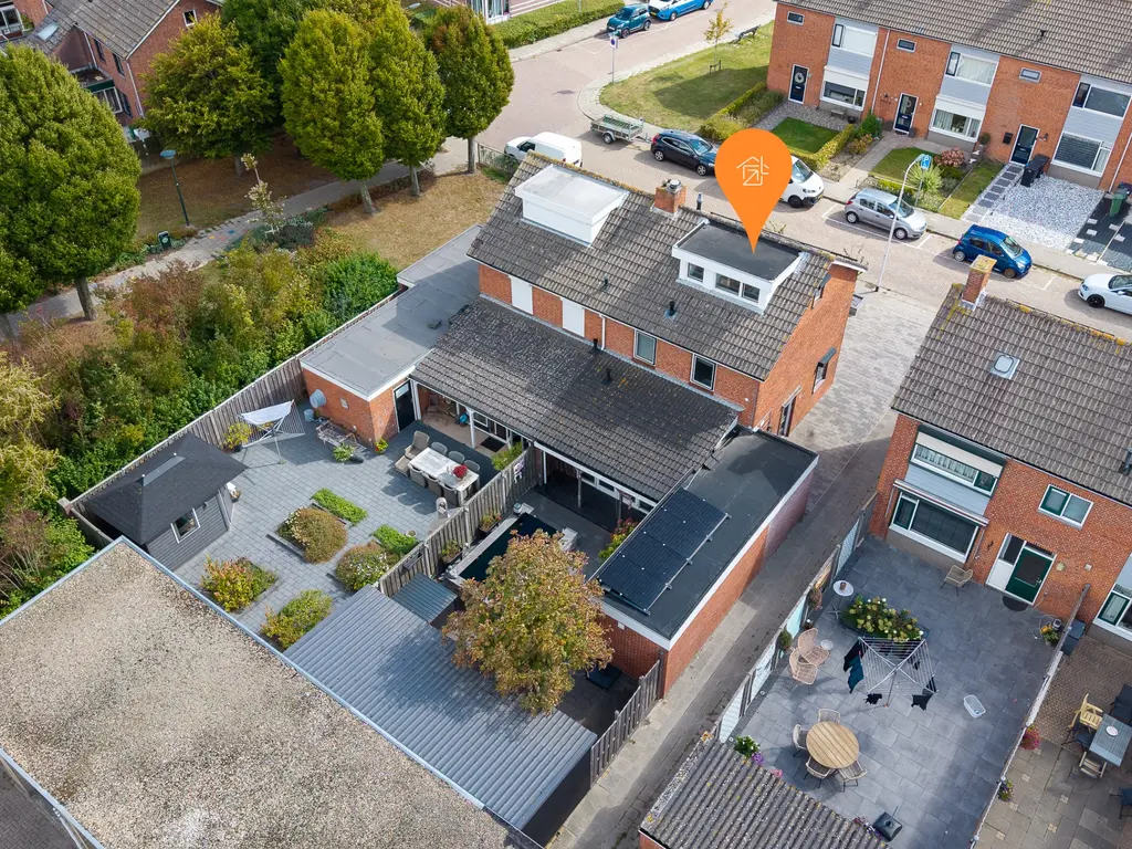 Machteld van Gelrestraat 48, THOLEN