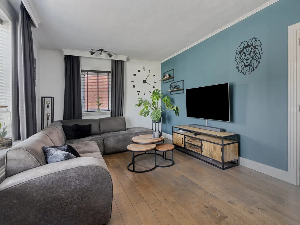 Machteld van Gelrestraat 48, THOLEN