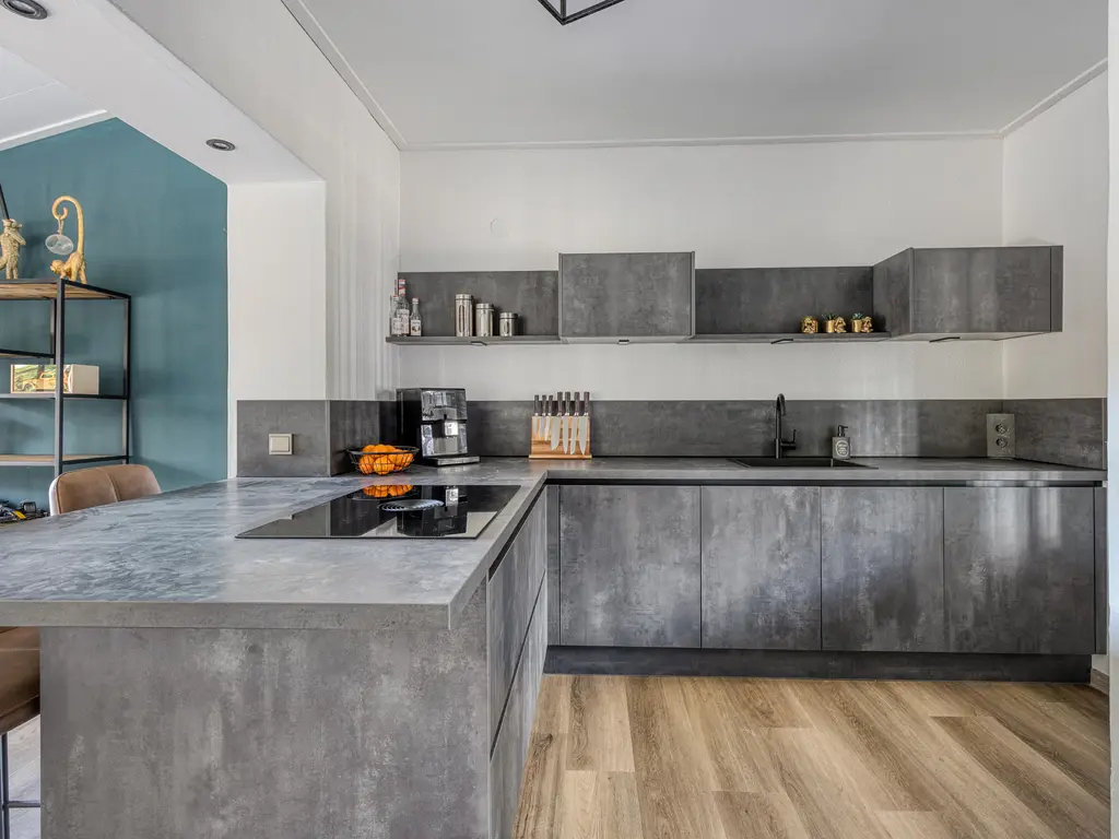 Machteld van Gelrestraat 48, THOLEN