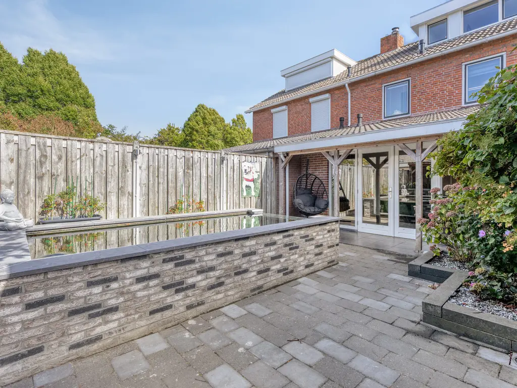 Machteld van Gelrestraat 48, THOLEN
