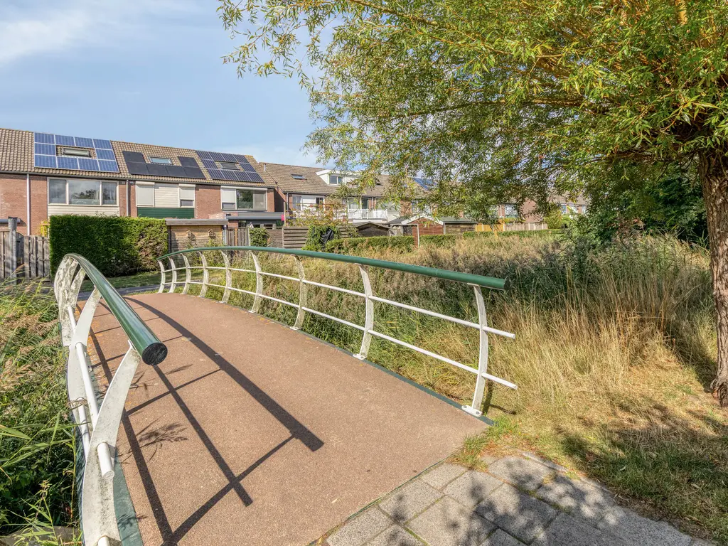 Machteld van Gelrestraat 48, THOLEN