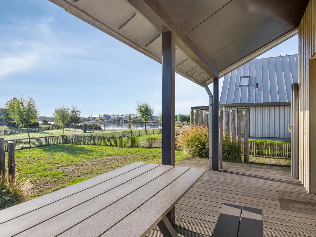 Oesterdam 91, THOLEN