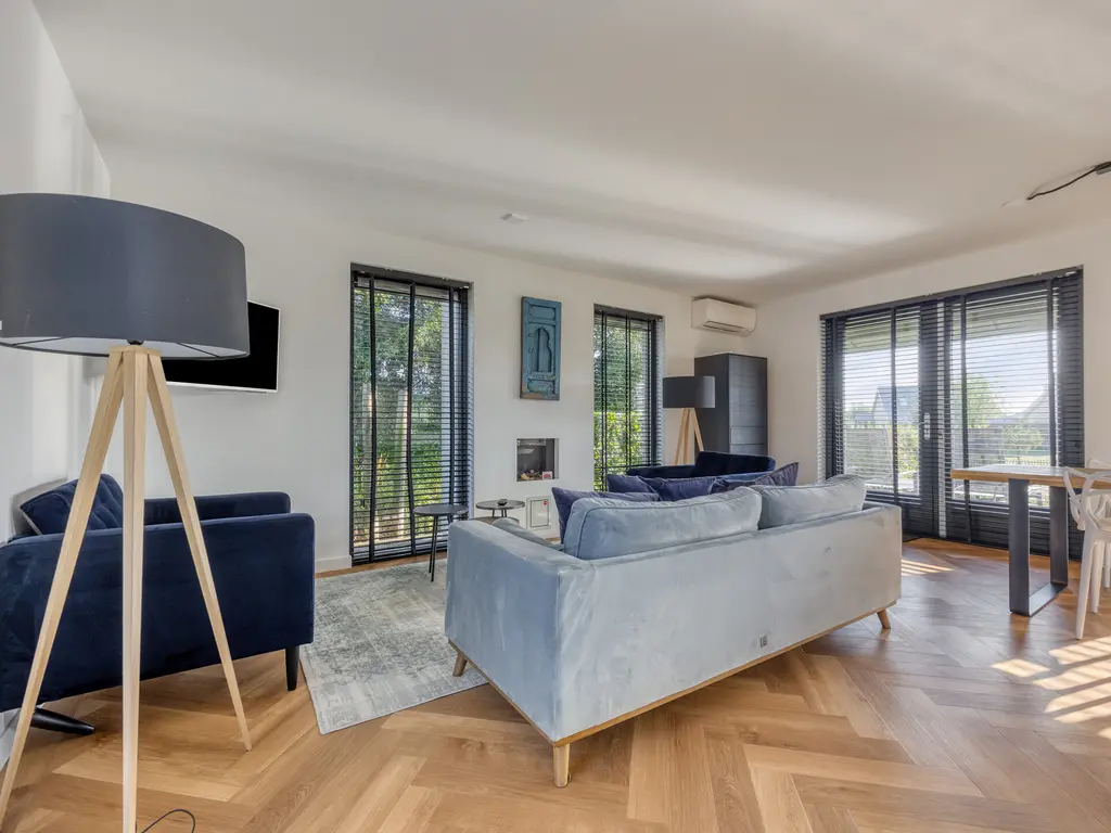 Oesterdam 91, THOLEN