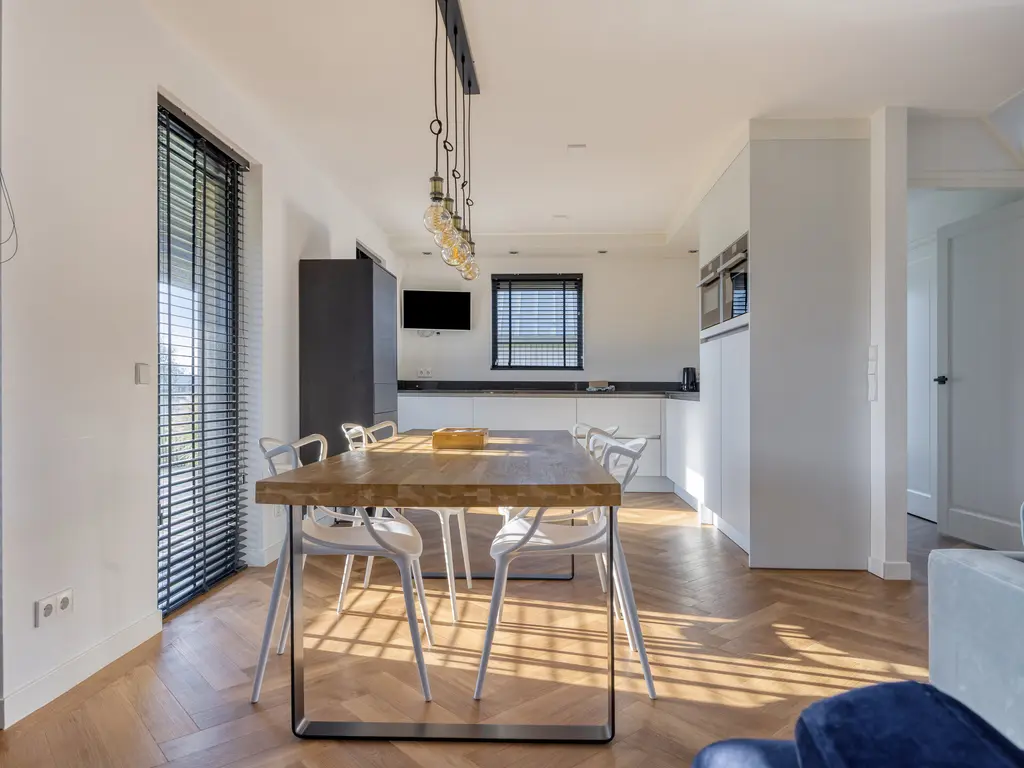 Oesterdam 91, THOLEN