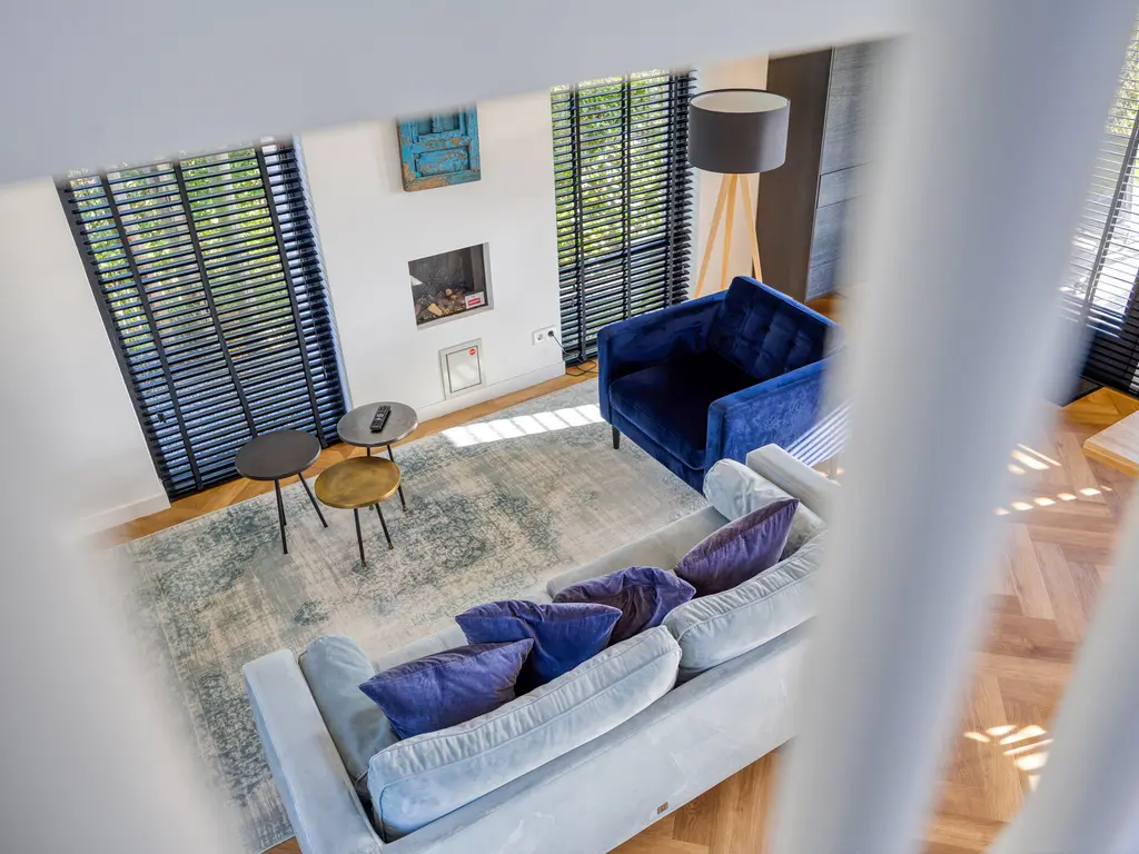 Oesterdam 91, THOLEN