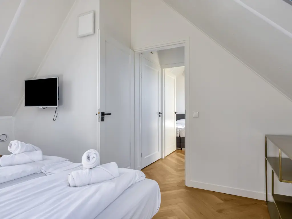 Oesterdam 91, THOLEN