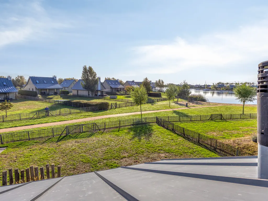 Oesterdam 91, THOLEN