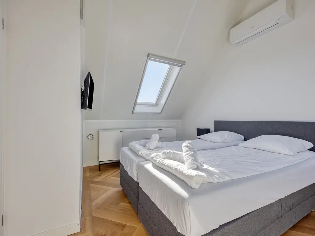 Oesterdam 91, THOLEN