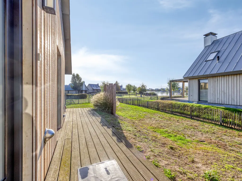 Oesterdam 91, THOLEN