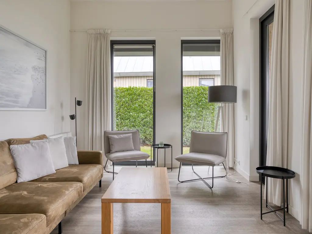 Oesterdam 63, THOLEN