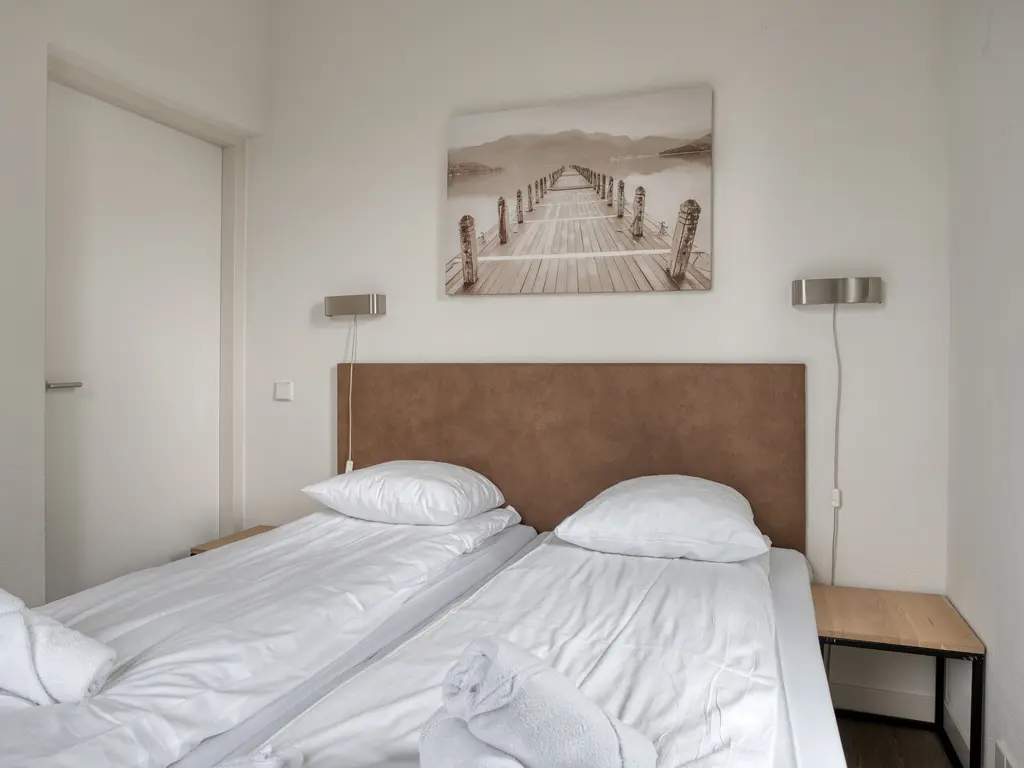 Oesterdam 63, THOLEN