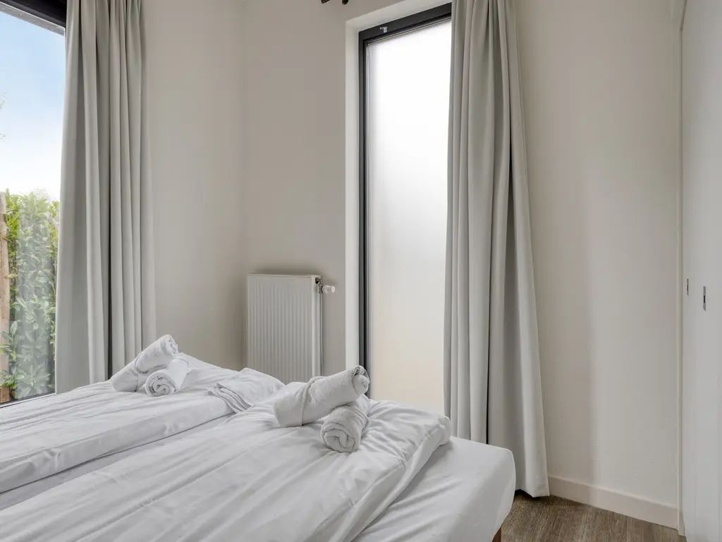 Oesterdam 63, THOLEN