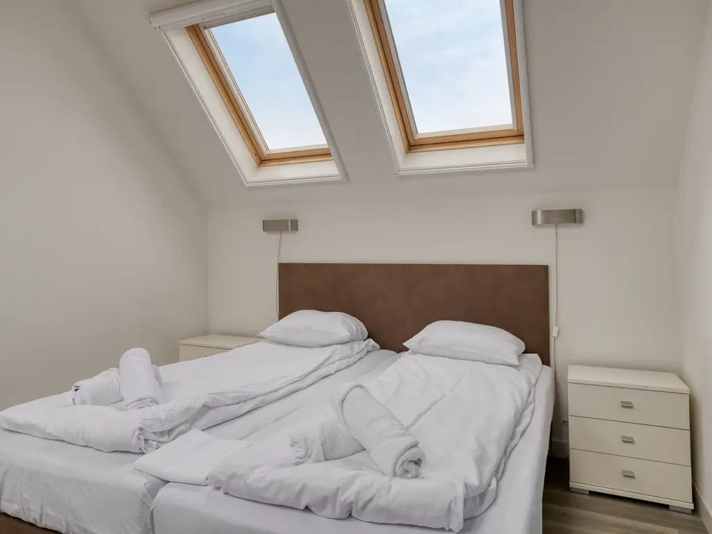 Oesterdam 63, THOLEN