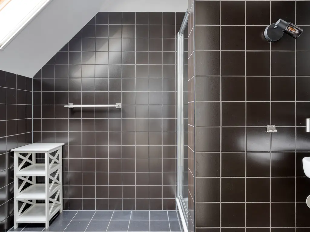 Oesterdam 63, THOLEN