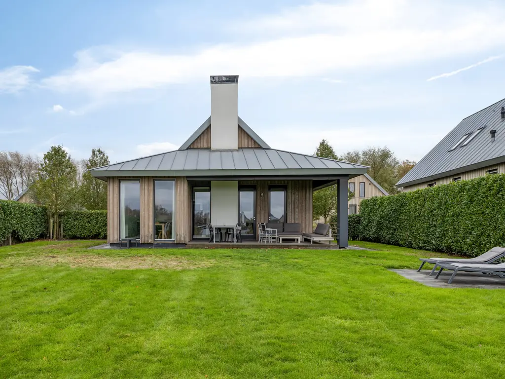 Oesterdam 63, THOLEN