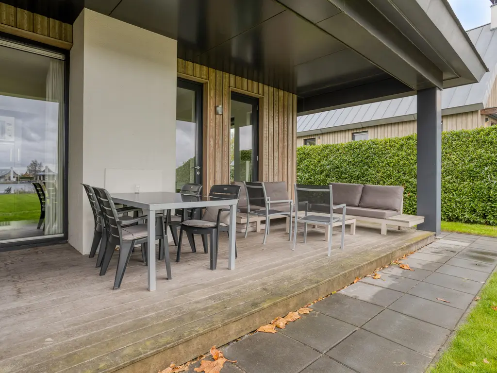 Oesterdam 63, THOLEN