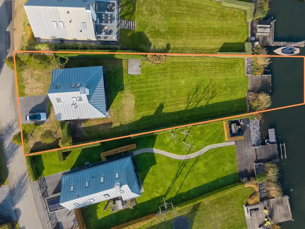 Oesterdam 63, THOLEN