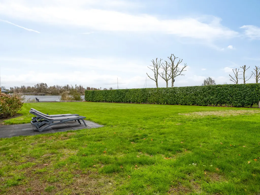 Oesterdam 63, THOLEN