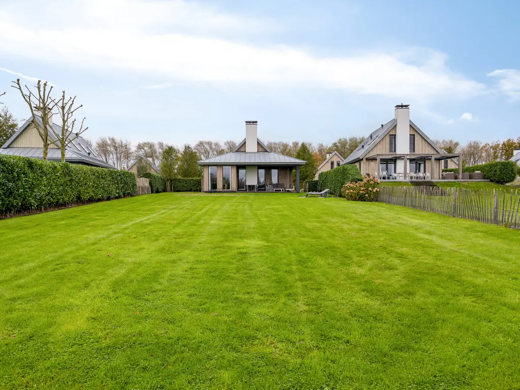 Oesterdam 63, THOLEN