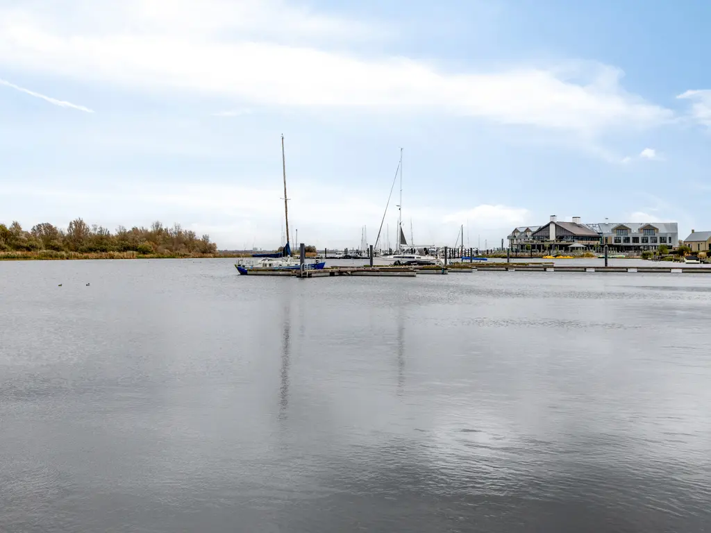 Oesterdam 63, THOLEN