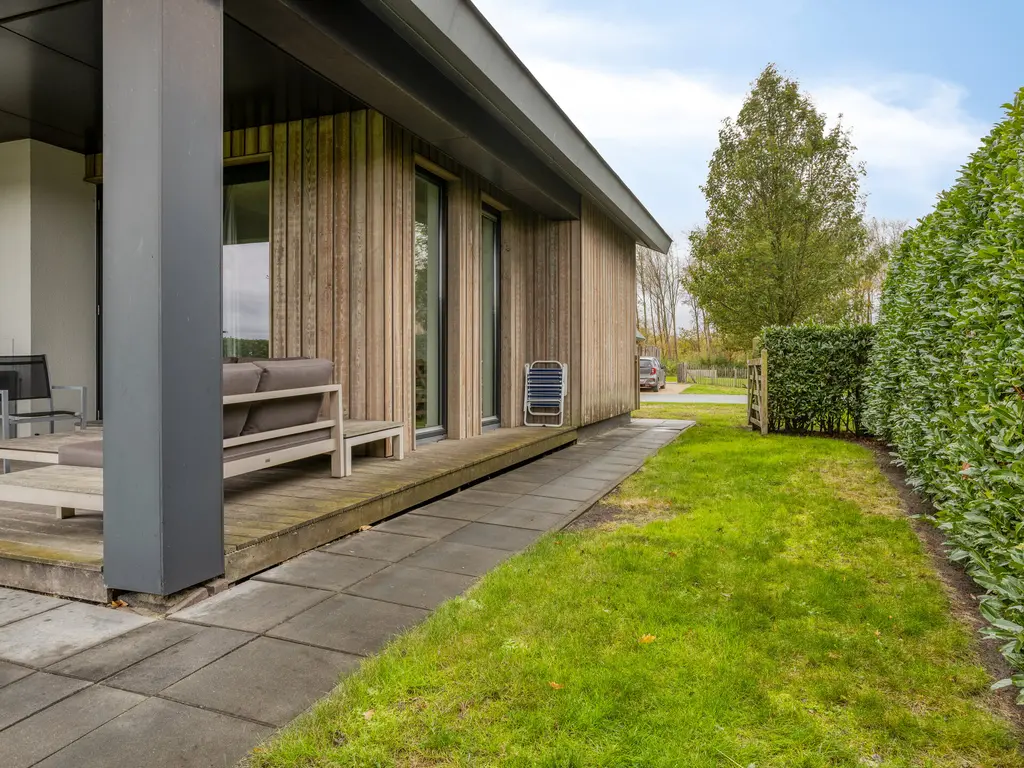 Oesterdam 63, THOLEN