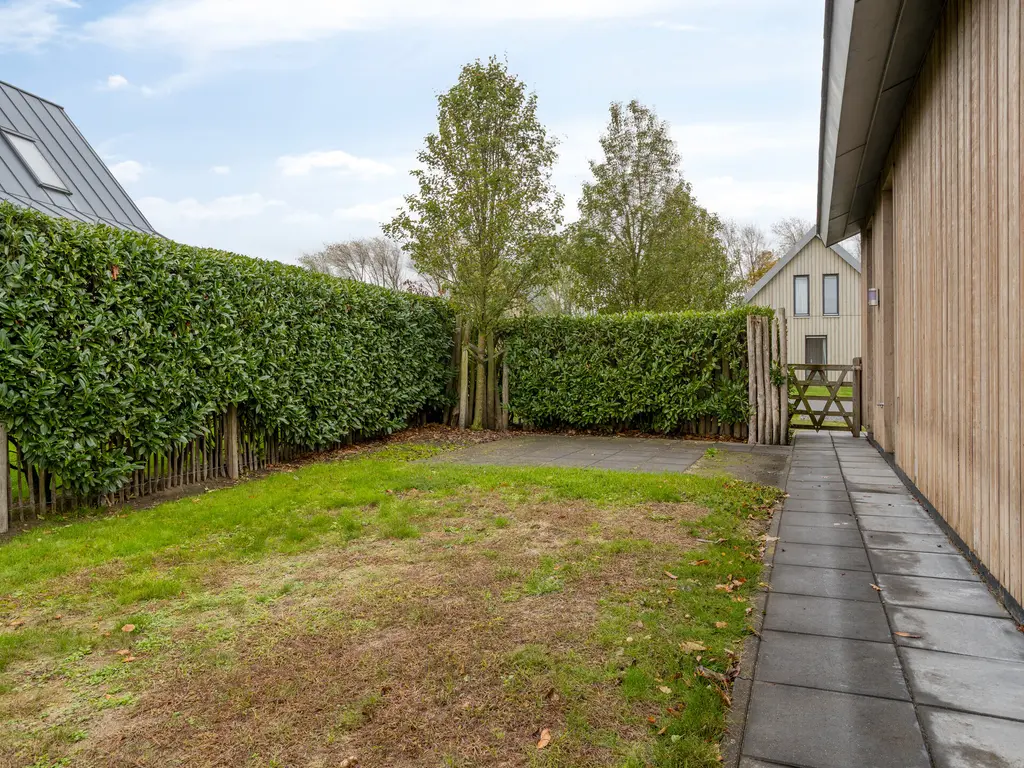 Oesterdam 63, THOLEN