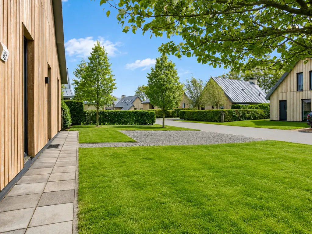 Oesterdam 63, THOLEN