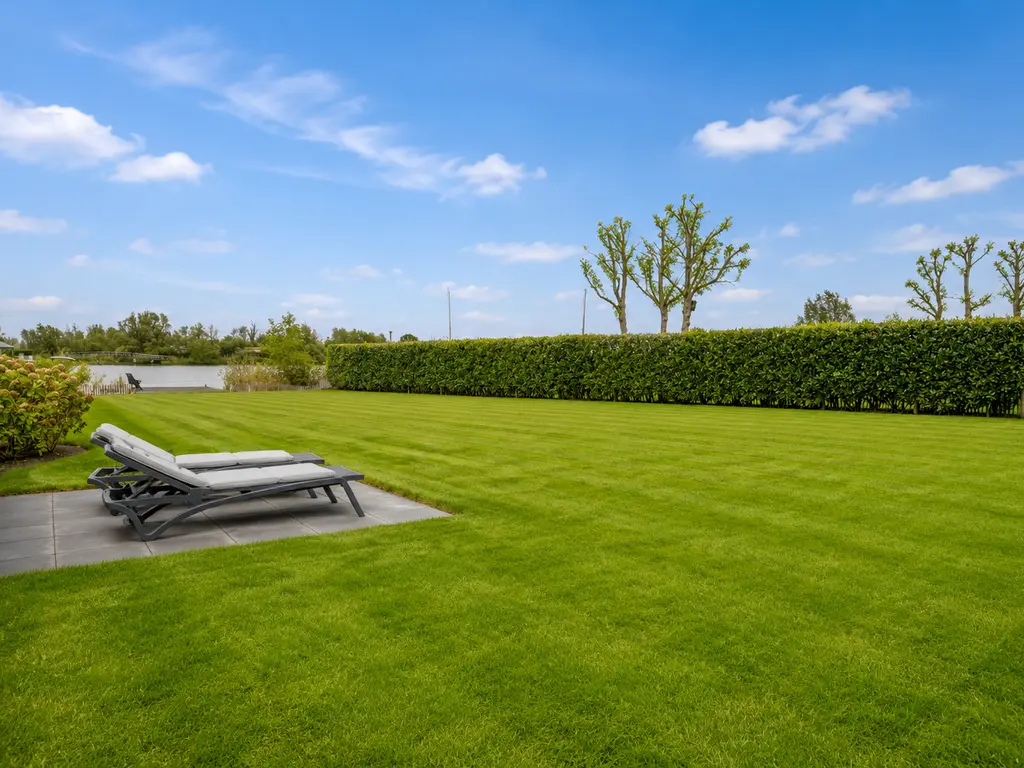 Oesterdam 63, THOLEN