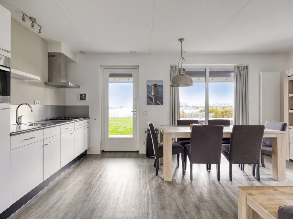 Oesterdam 77, THOLEN