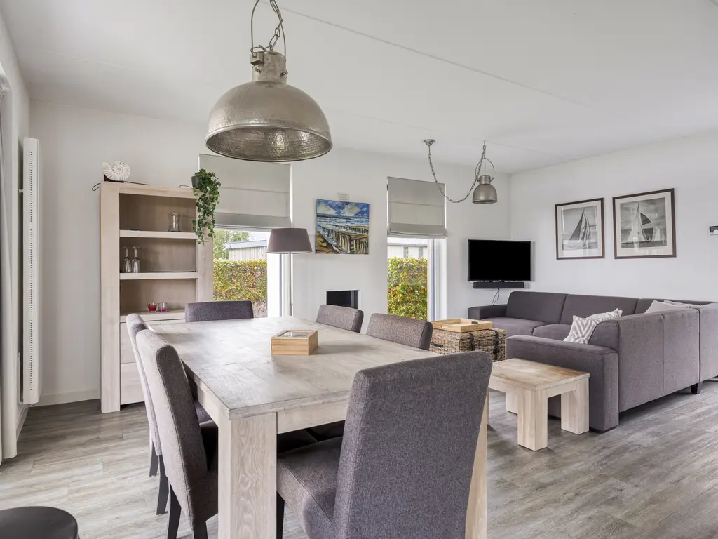 Oesterdam 77, THOLEN