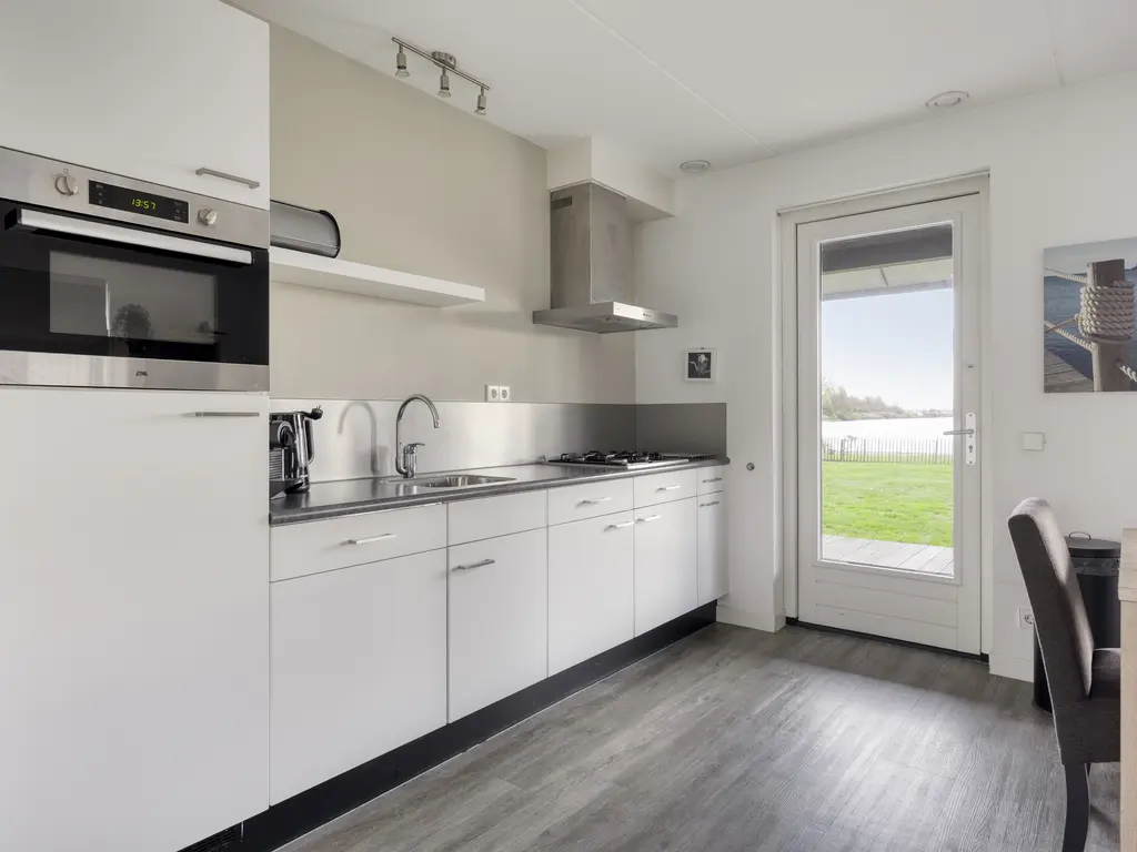 Oesterdam 77, THOLEN