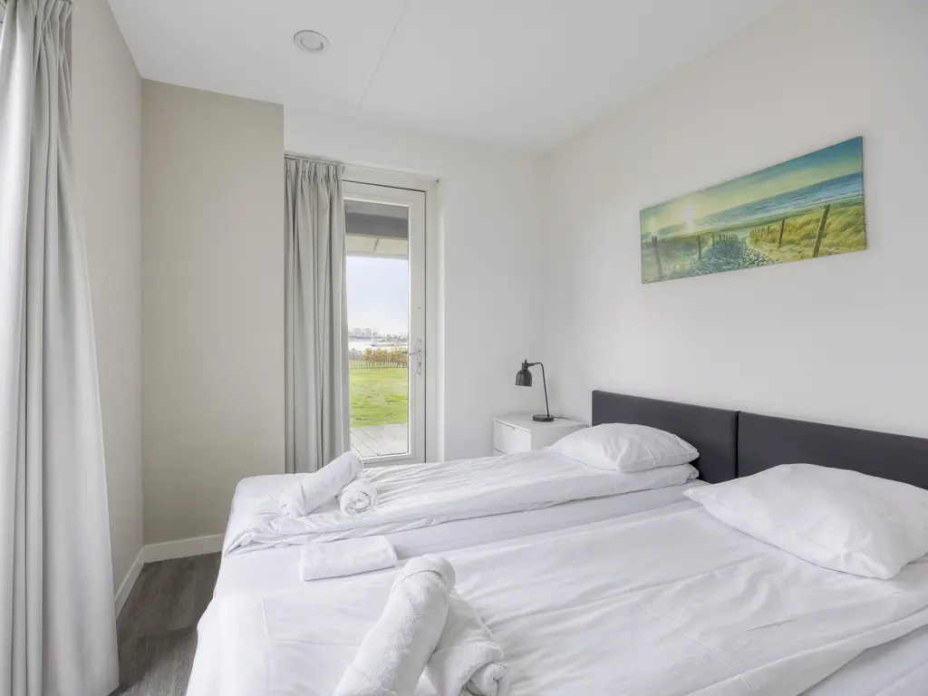 Oesterdam 77, THOLEN