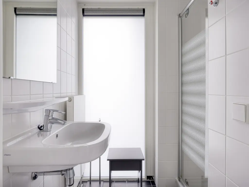 Oesterdam 77, THOLEN