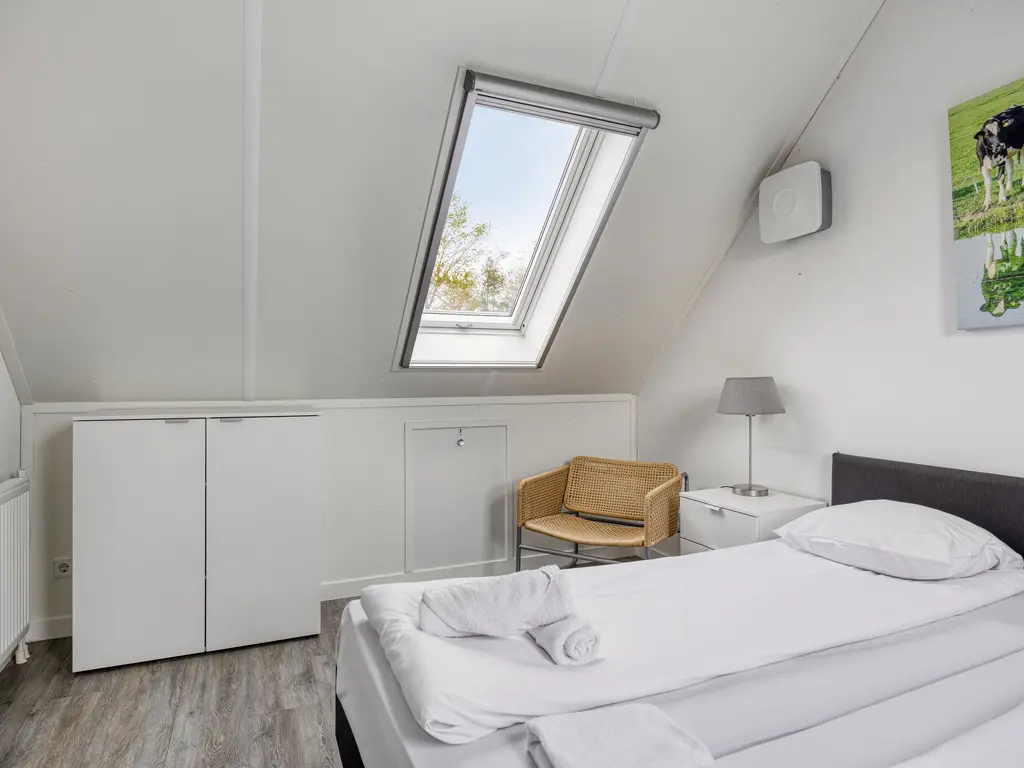 Oesterdam 77, THOLEN