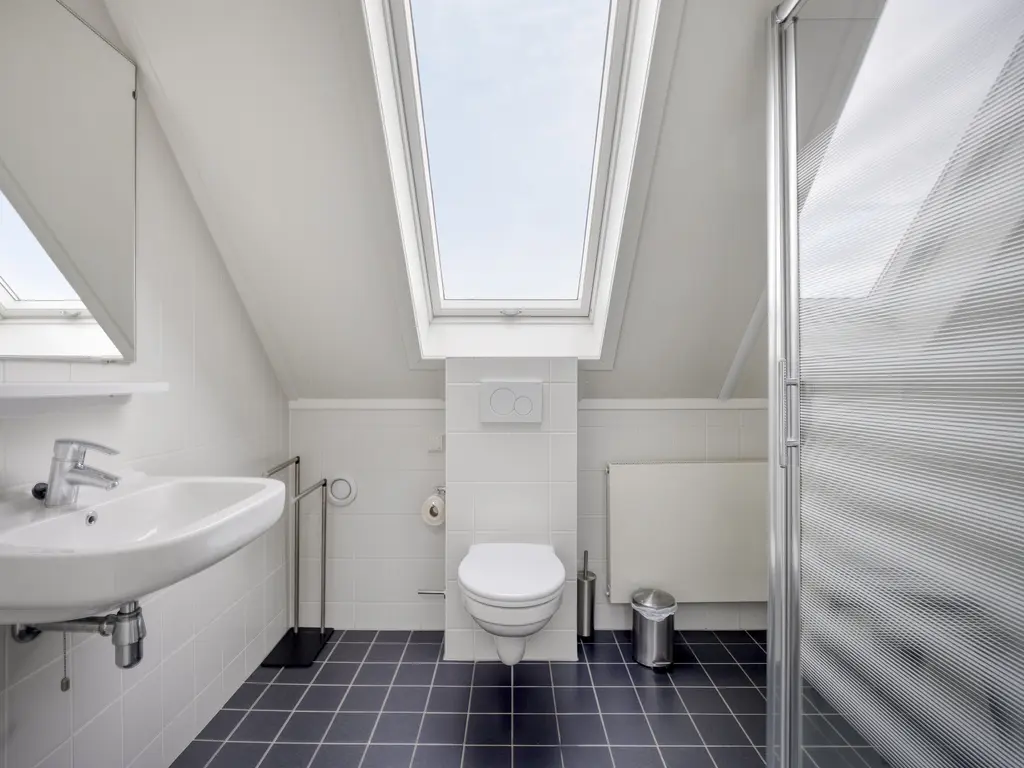 Oesterdam 77, THOLEN