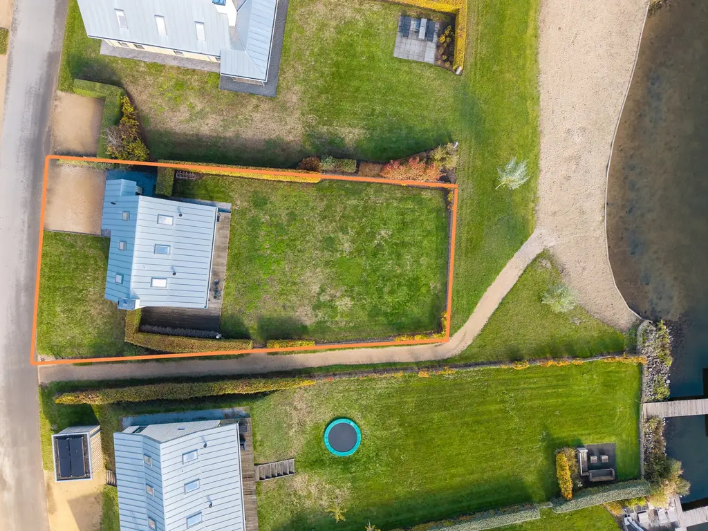 Oesterdam 77, THOLEN