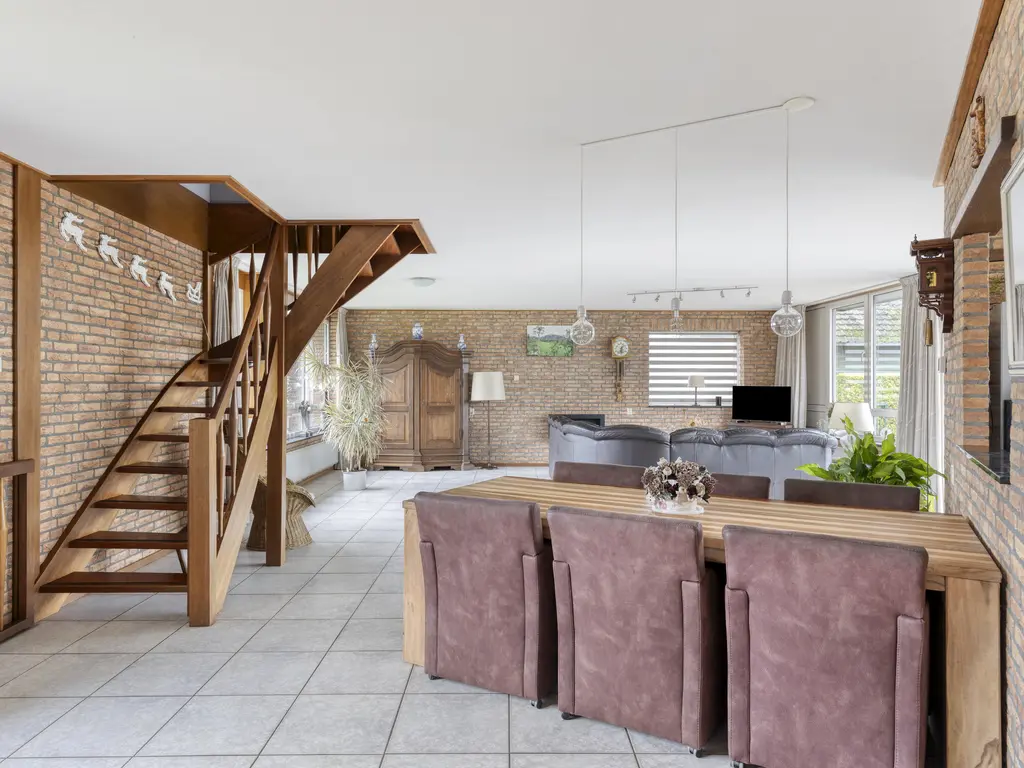 Dorpsweg 11, OUD-VOSSEMEER