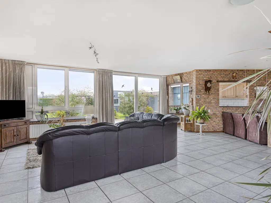 Dorpsweg 11, OUD-VOSSEMEER