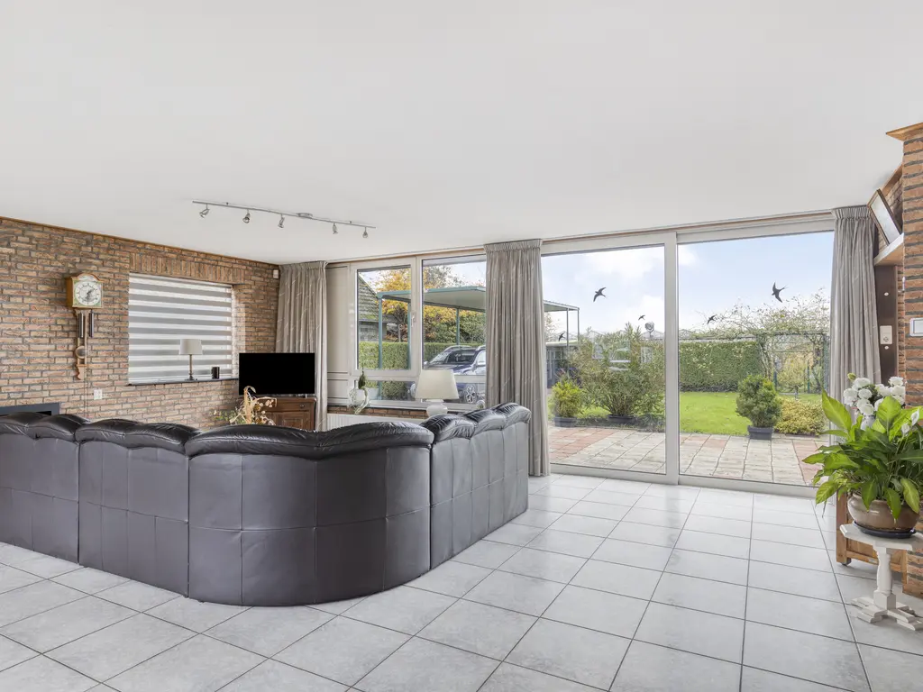 Dorpsweg 11, OUD-VOSSEMEER