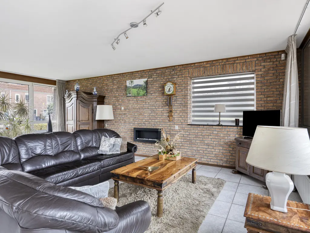 Dorpsweg 11, OUD-VOSSEMEER