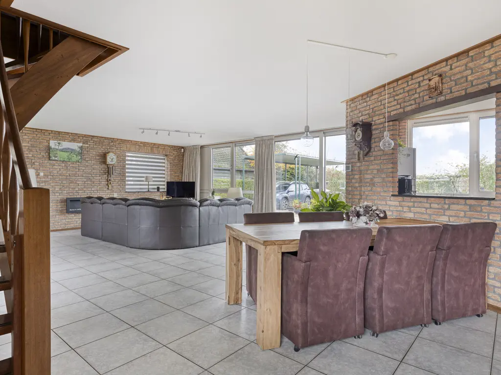 Dorpsweg 11, OUD-VOSSEMEER