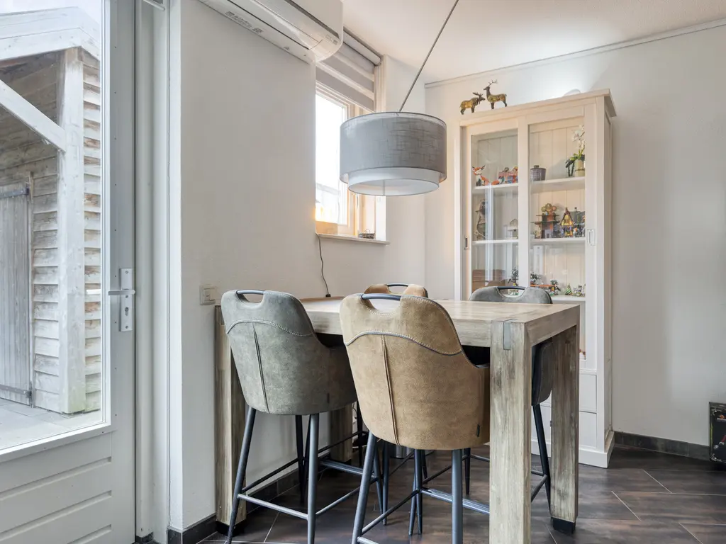 Van Zeylstraat 26, OUD-VOSSEMEER